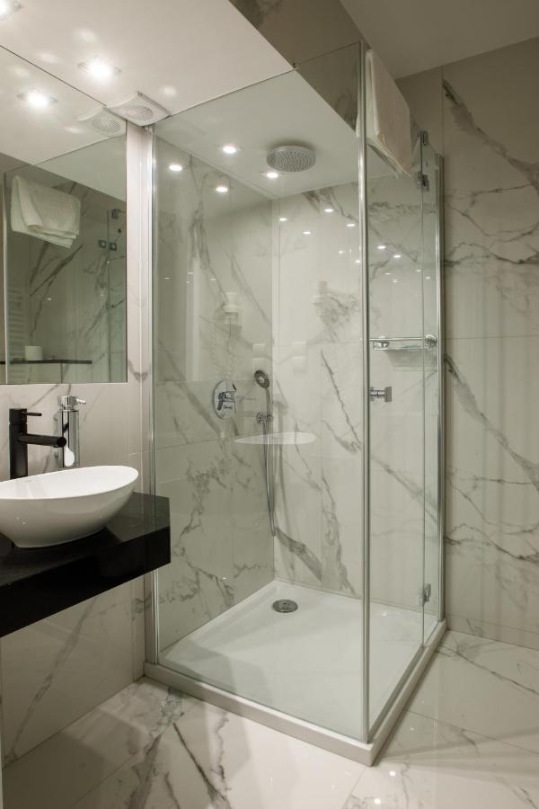 & Bialy Dom Hotel