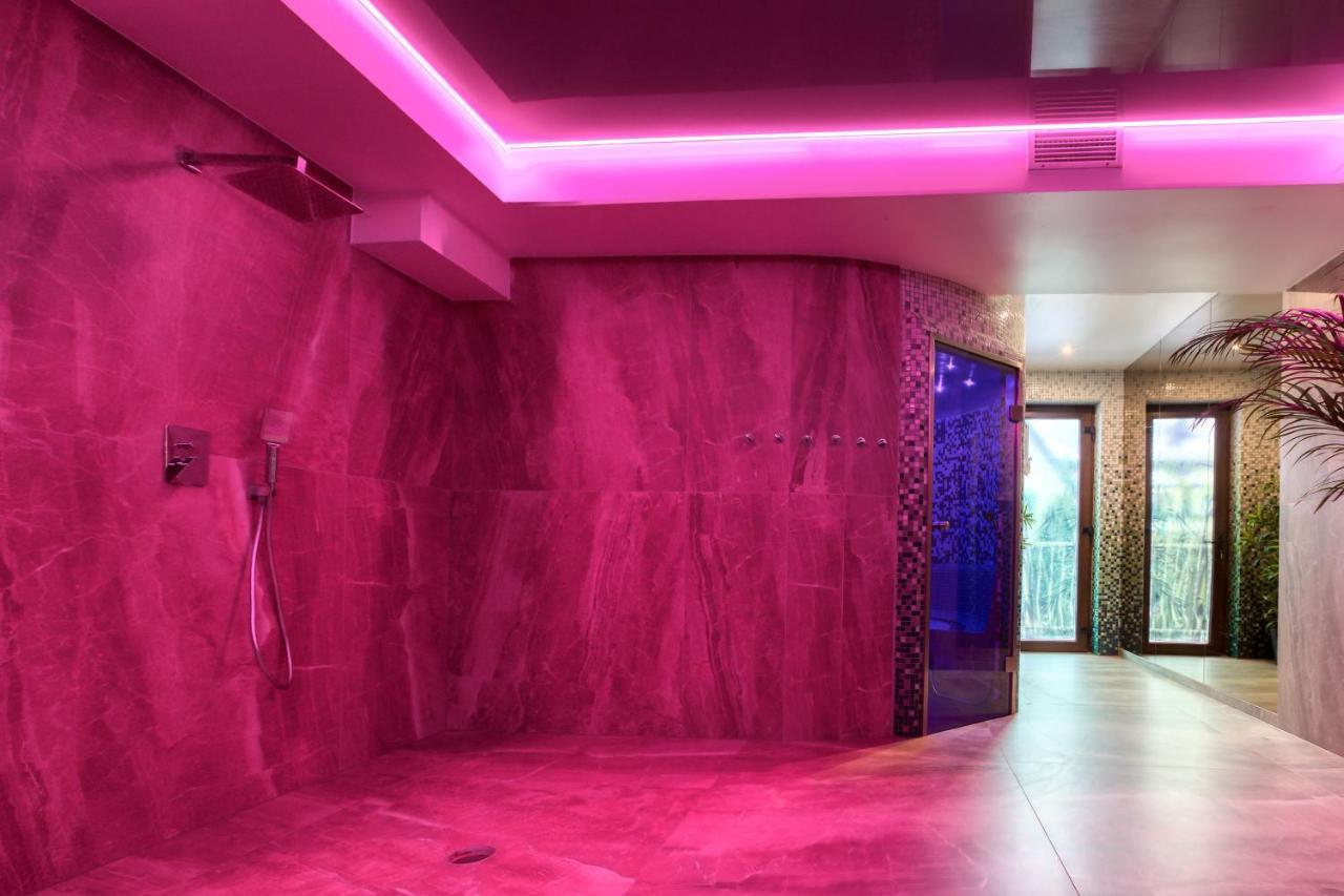 Hotel & Bialy Dom 3*